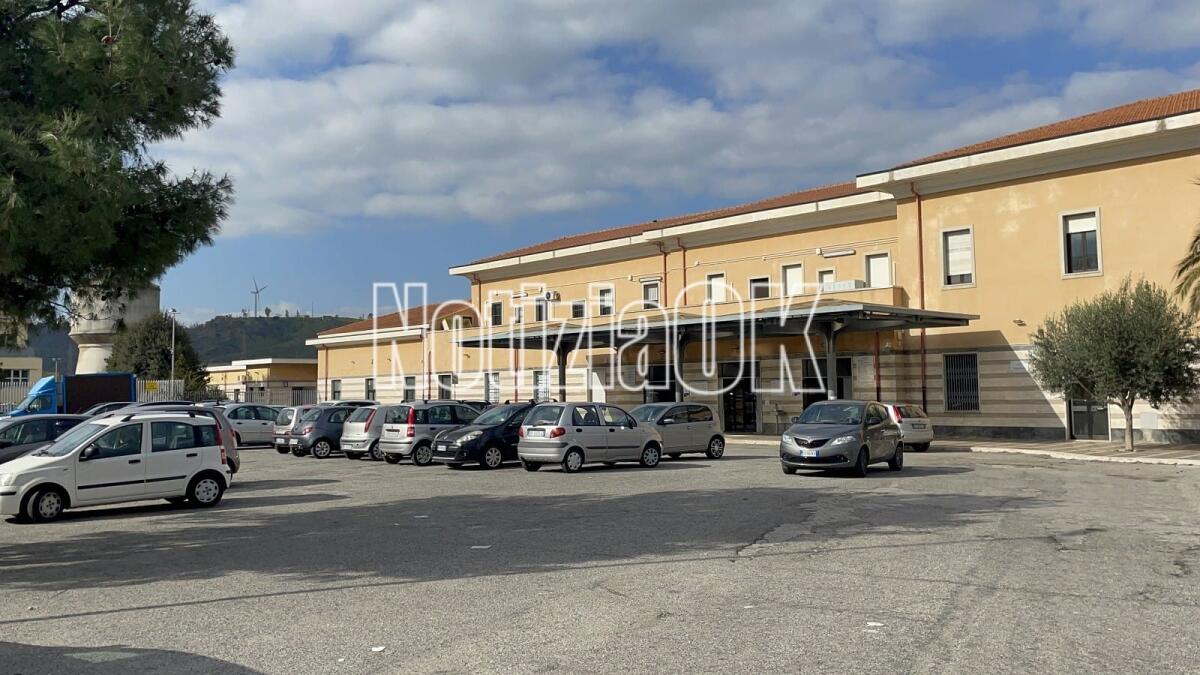 Crotone - "Decoro non degrado": cittadini pronti a riscendere in strada - Piazzale Stazione - Crotone
