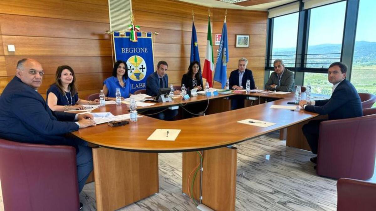 Mancata adesione ad Arrical - La Regione commissaria anche Caccuri - 