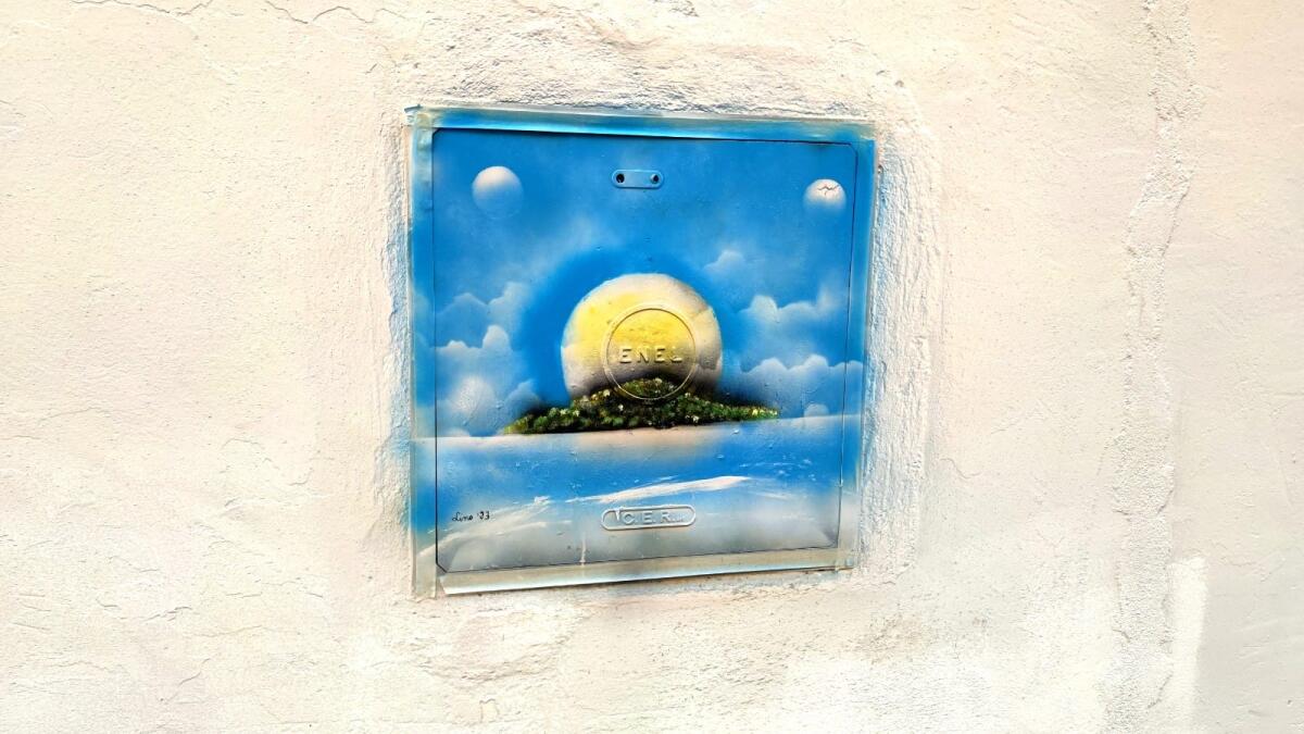 Crotone, una nuova opera è apparsa in via Interna San Leonardo - 