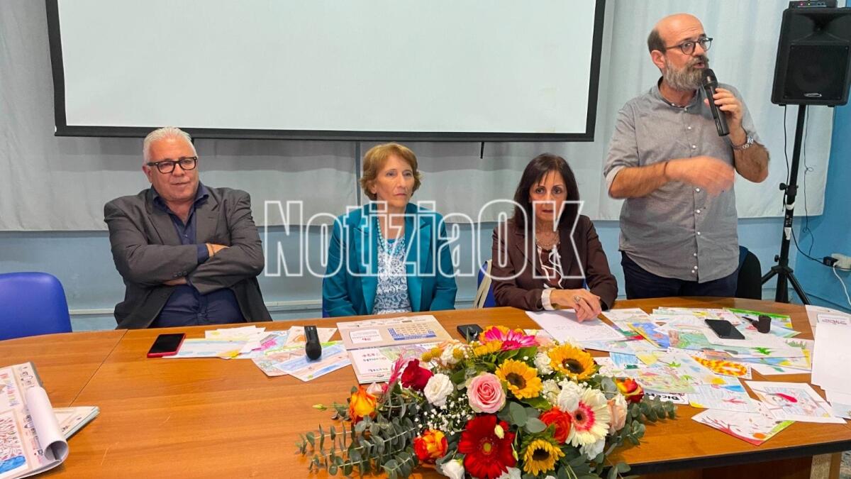 Crotone, gli alunni della Vittorio Alfieri raccontano un 2024 di solidarietà con i colori più belli - Piero Pili,  Franca Gisella Parise, Antonietta Crudo, Fabio Riganello