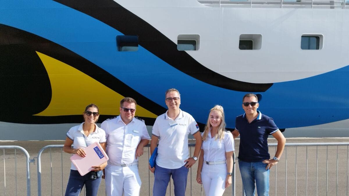Crotone - Sulle crociere Alfa21 batte i pugni: nessuno si appropri dei risultati del nostro lavoro - da sinistra Federica Scicchitano, Benjamin Dobry, Gregorio Mungari Cotruzzolà, Lara Naemi Schruhl, Milo Mungari