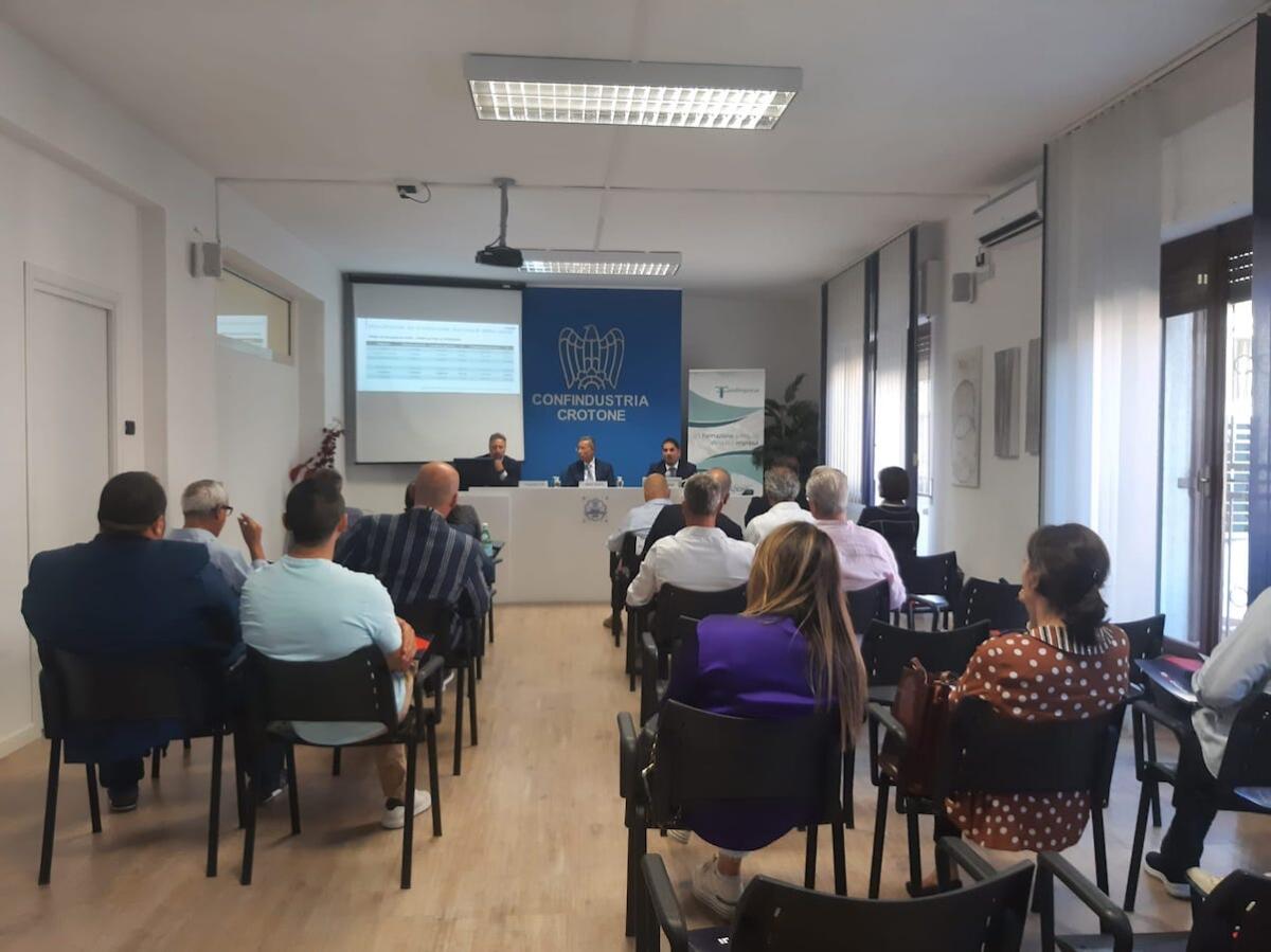 La finanza agevolata per la crescita delle imprese: incontro nella sede di Confindustria Crotone - 