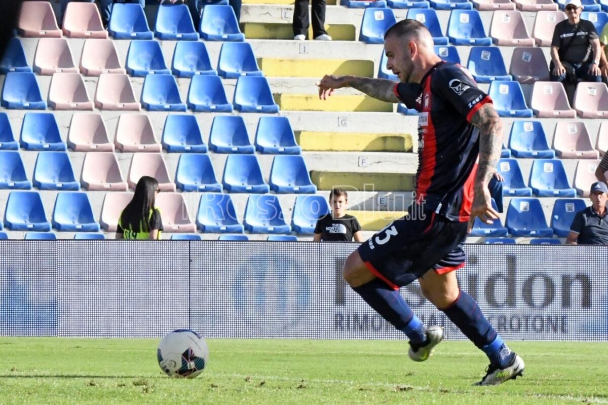 #CrotoneMessina 3-3 | Il Crotone sciupone e distratto frena la sua corsa - 
