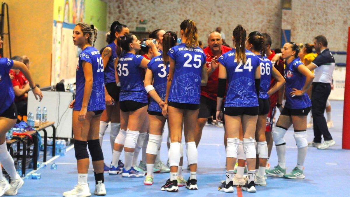 Pallavolo - Rallenta la Poiseidon Crotone battuta dalla Castellana - 