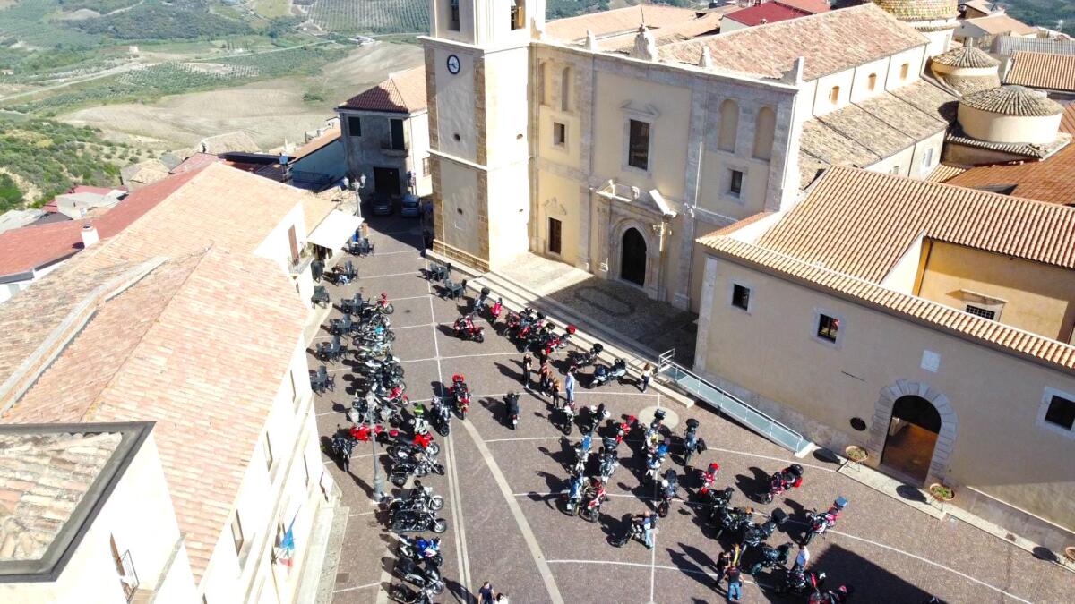 (VIDEO) I riders della provincia di Crotone in una domenica tra motori e storia - 