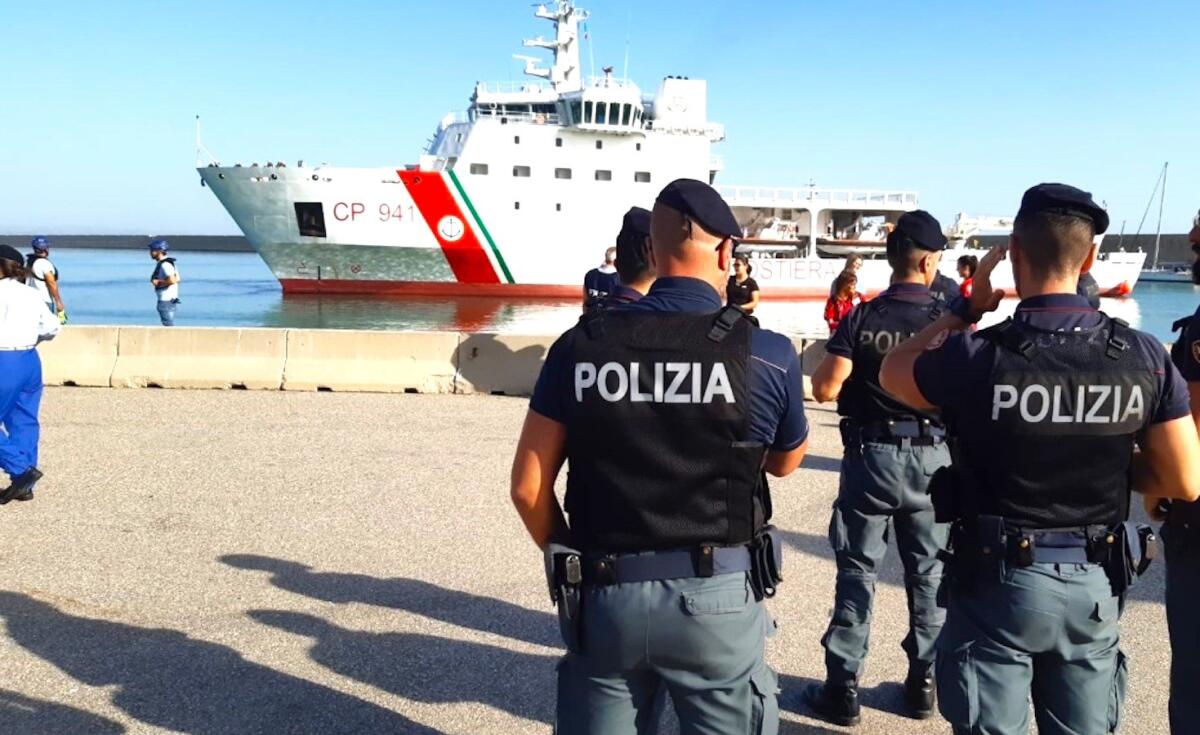 Crotone - Altri arresti dopo gli sbarchi - 