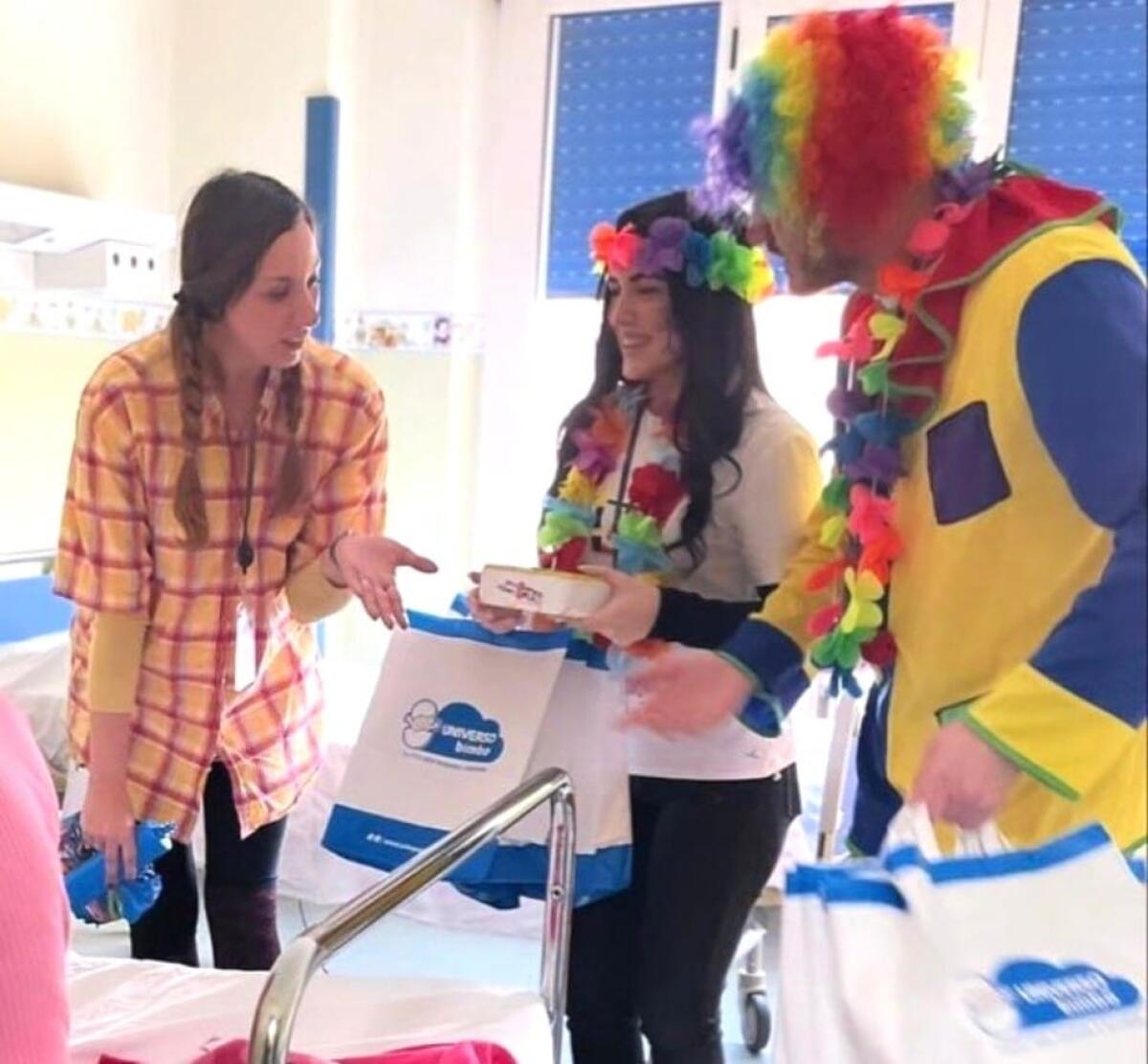 Le ragazze di Miss Mondo Calabria portano il sorriso in corsia - 