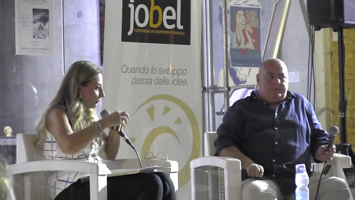 Ioleggoperchè, i ragazzi crotonesi protagonisti di una Calabria che vuole cambiare - Un'iniziativa a Crotone con Gioacchino Criaco, 2022