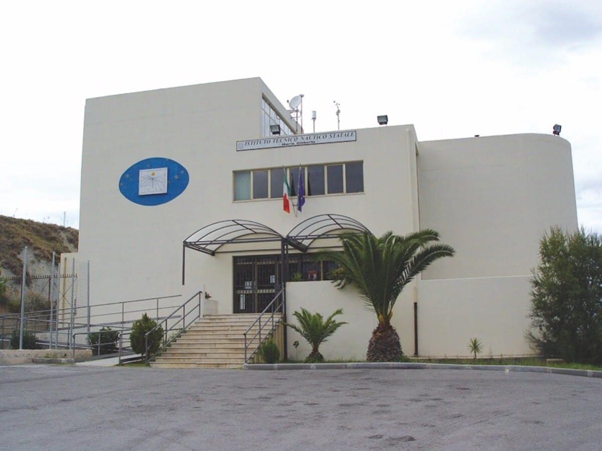 Dimensionamento Scolastico, nasce la Rosmini-Giovanni XXIII e il Donegani-Ciliberto - Istituto Ciliberto