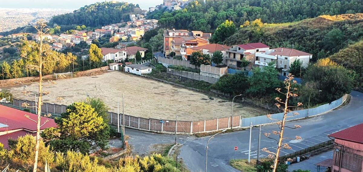 Cirò, lavori al via allo stadio comunale, il Sant’Elia avrà un nuovo volto - 