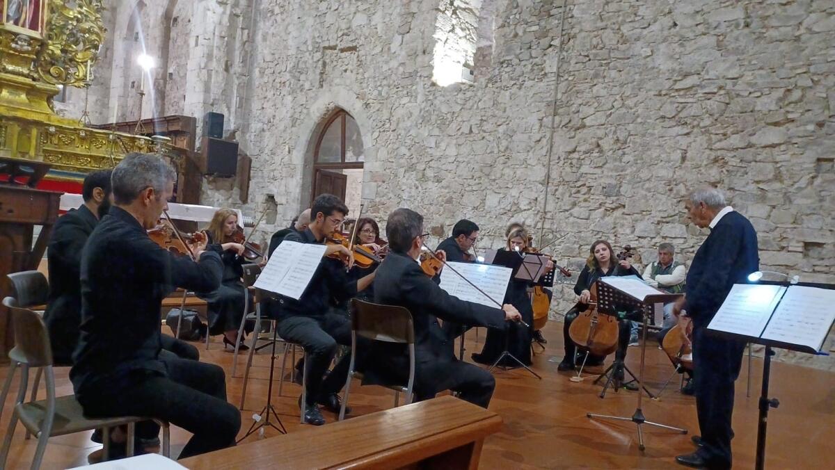 Concerto per Orchestra e Sax nella splendida Abbazia Florense - 
