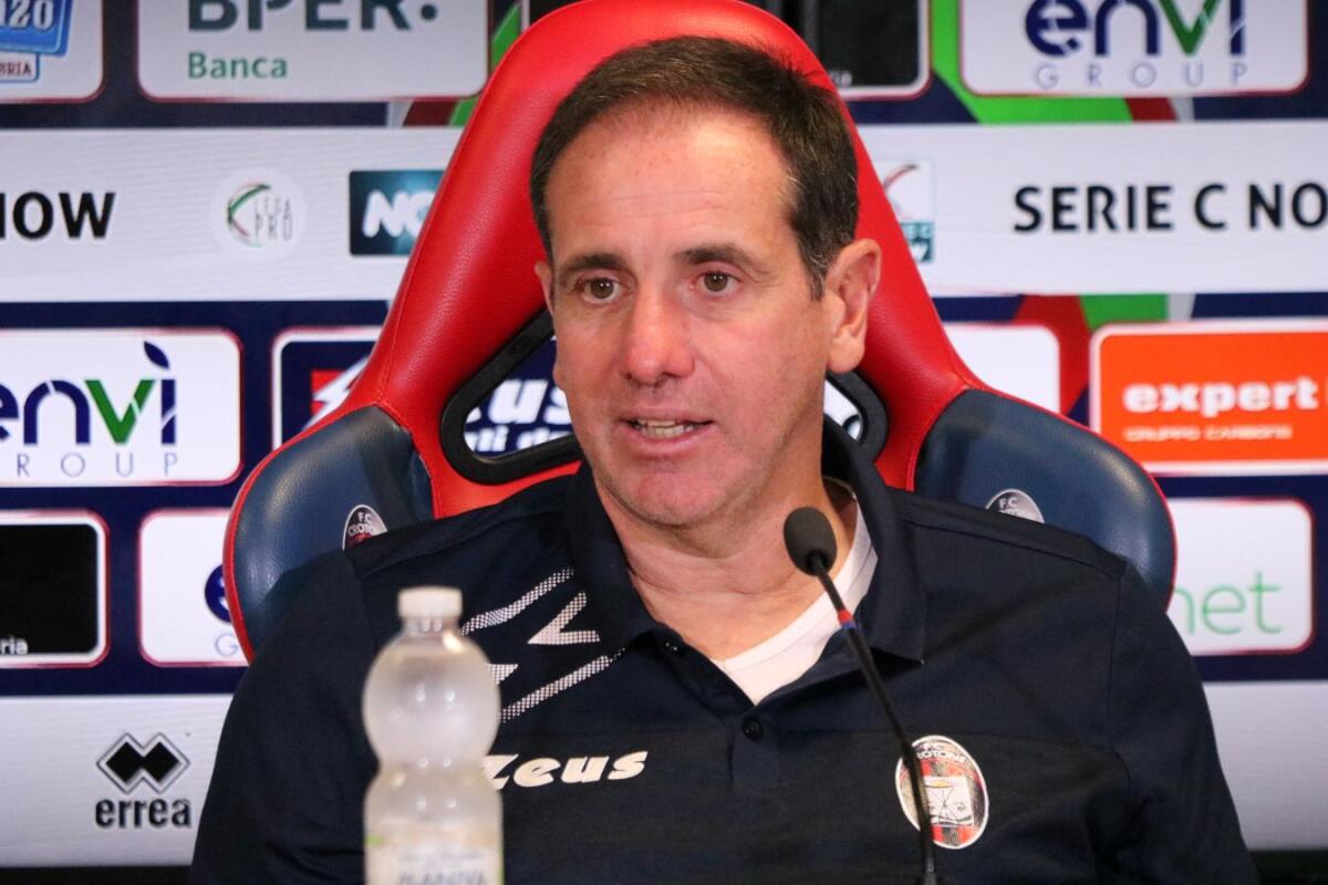 #GiuglianoCrotone | Mister Zauli: "La gente si è riavvicinata alla squadra perchè in campo ha visto il cuore" - 