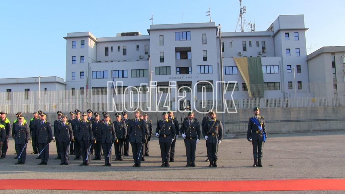 Guardia di Finanza in cerca di 1673 allievi: bandito il concorso - L'anniversario della Guardia di finanza a Crotone