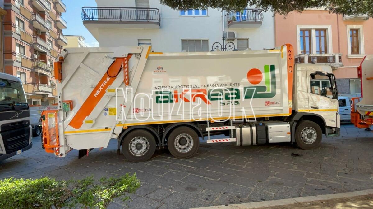 Problema rifiuti a Papanice, confronto tra l'Ufficiale di Governo e il presidente di Akrea - 