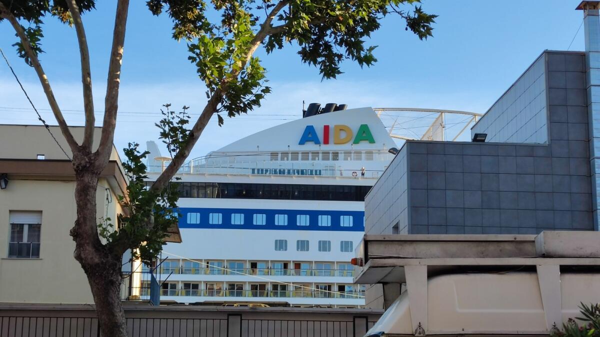 Crotone - Stagione crocieristica: arrivano 2400 turisti con l'Aida Blu - 