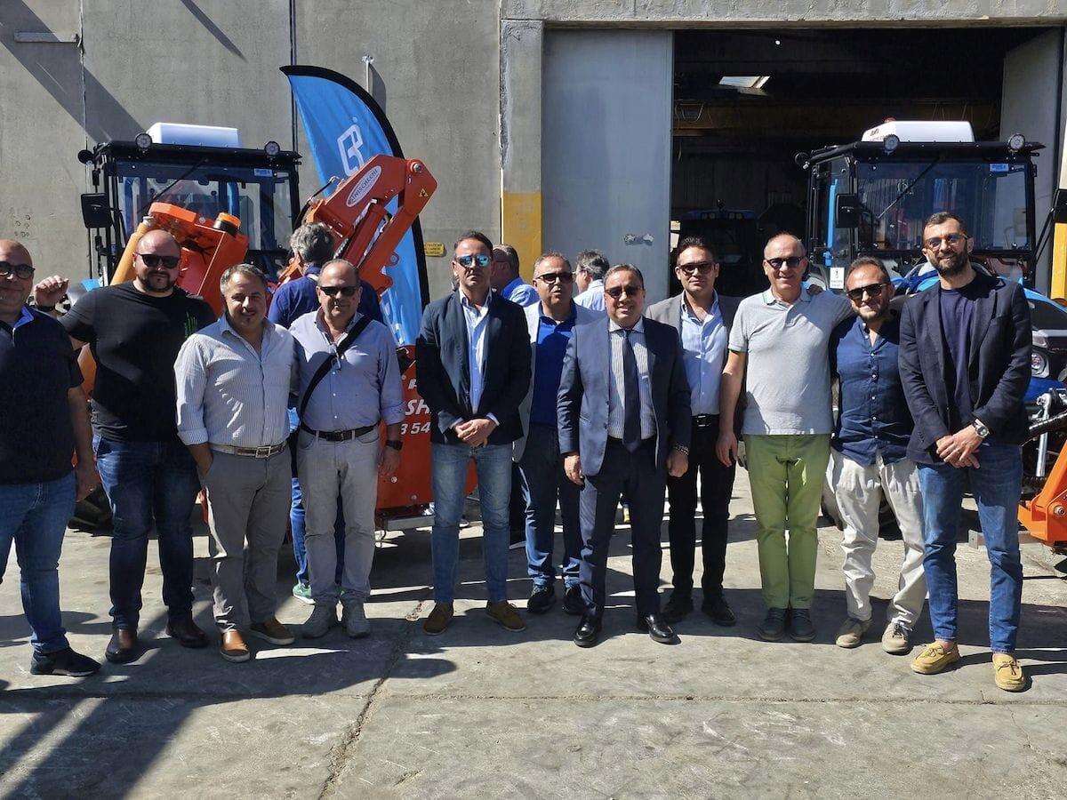 La Provincia di Crotone si dota di nuovi trattori e relativa attrezzatura - 
