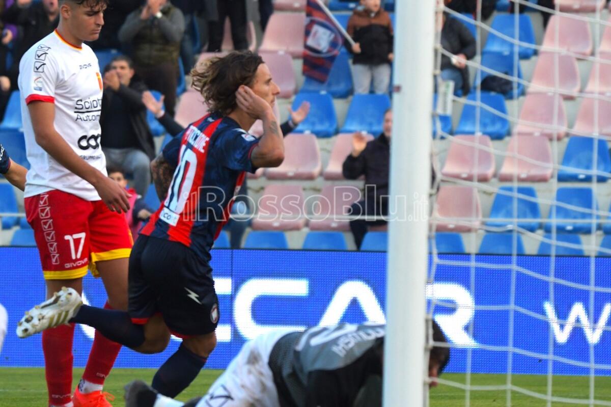#CrotoneMessina | I precedenti: lo scorso anno vittoria interna degli squali - 
