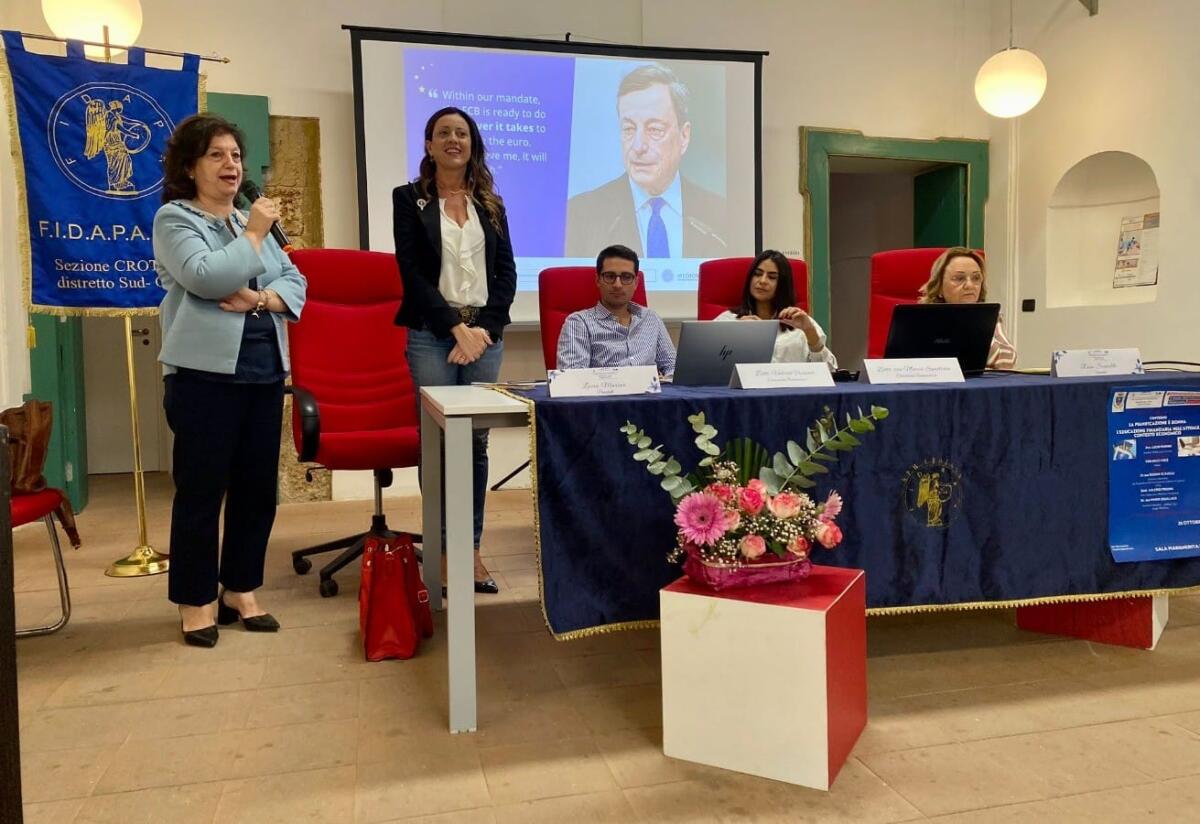 Un convegno sull'organizzazione finanziaria organizzato da Fidapa BPW Italy sezione di Crotone - 