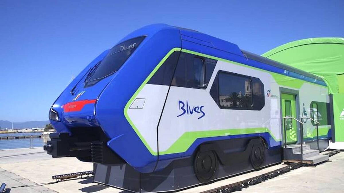 Trasporti in Calabria, arriva sui binari il terzo Blues di Trenitalia - 