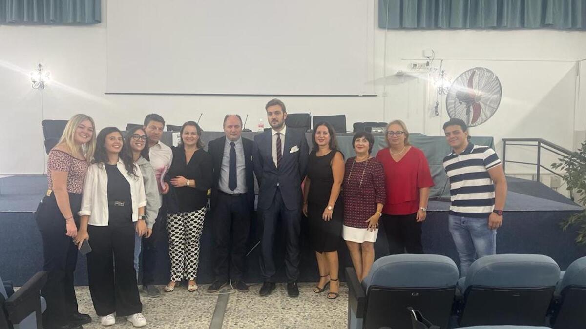 Crotone, concluse le lezioni di approfondimento sui diritti umani, legalità e Costituzione - 