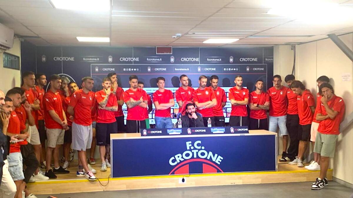 Crotone calcio | La squadra si assume tutte le responsabilità: "Abbiamo sbagliato noi!" e Zauli resta - 