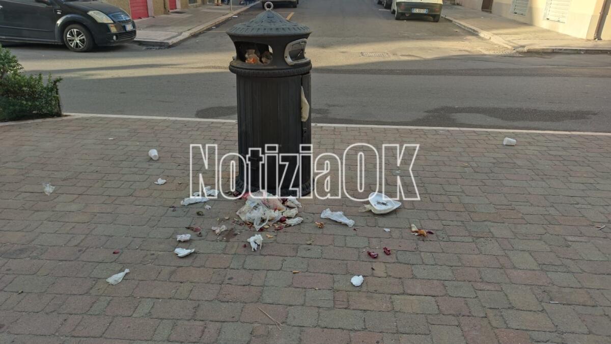 Crotone, rifiuti gettati: anche i bidoni a volte sembrano inutili - 