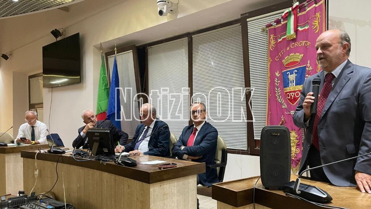 Ricordato Pasquale Senatore, "Il sindaco della politica del fare, che ebbe un dialogo con Crotone" - Stelvio Marini. Carmine Talarico, Giovanni Dima, Pino Napoli, Stano Zurlo