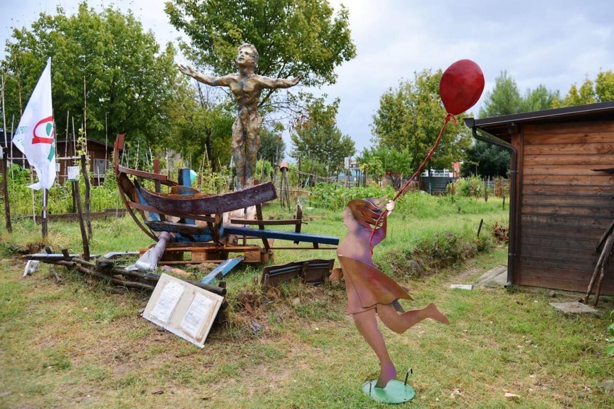 Dai resti della Summer Love di Steccato di Cutro, all'"Arte nell'orto" - 