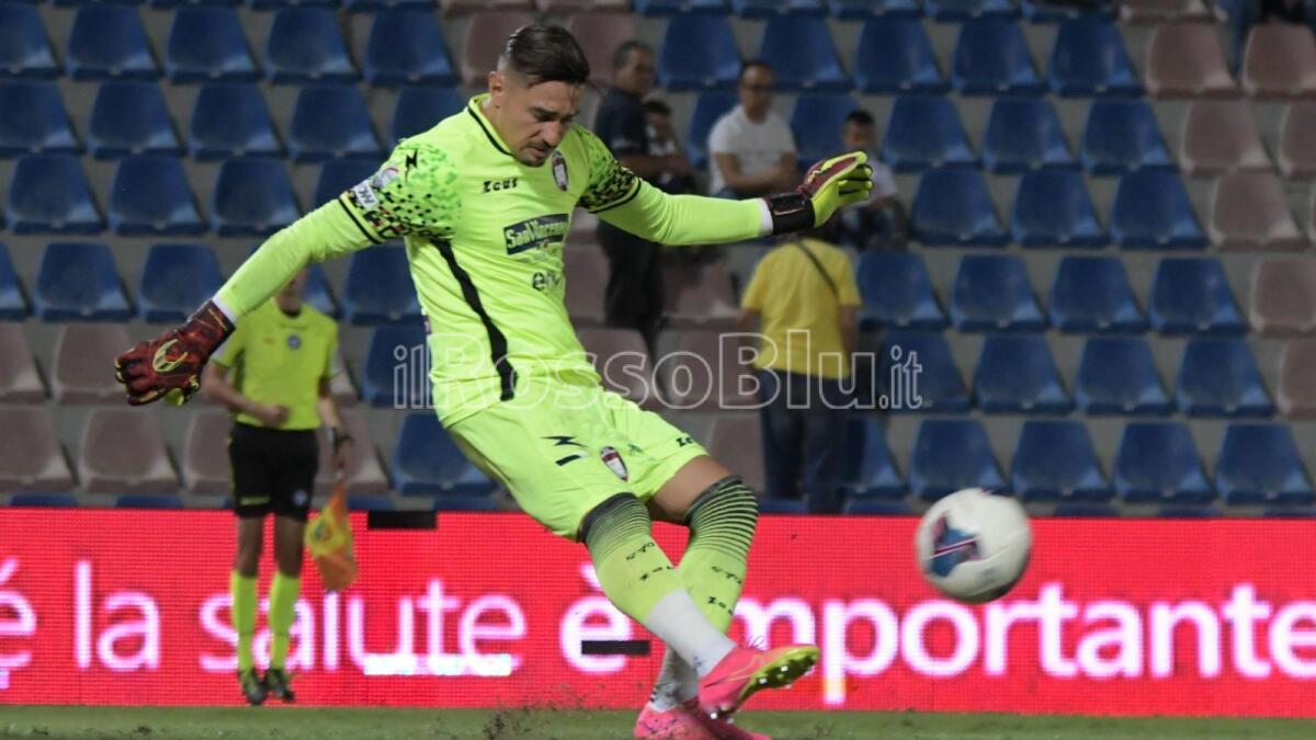 Serie C | Crotone, difesa da rivedere: troppe reti subite soprattutto allo Scida - 