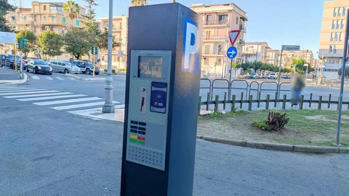 Crotone, arrivano gli abbonamenti ai parcheggi a tariffa agevolata - 
