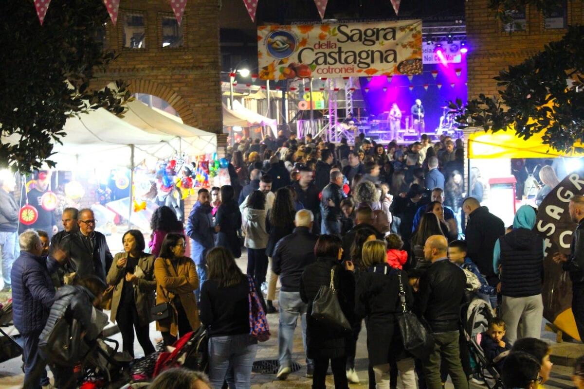 Sagra della Castagna: storia e tradizione rivivono a Cotronei - 