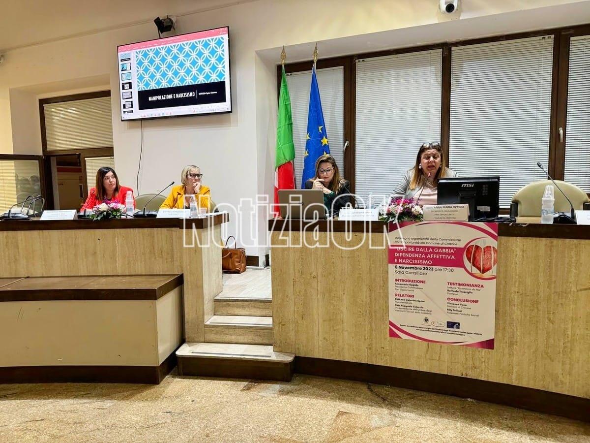 Crotone - Narcisismo patologico e disturbi della personalità: ne ha discusso la Commissione Pari Opportunità - 