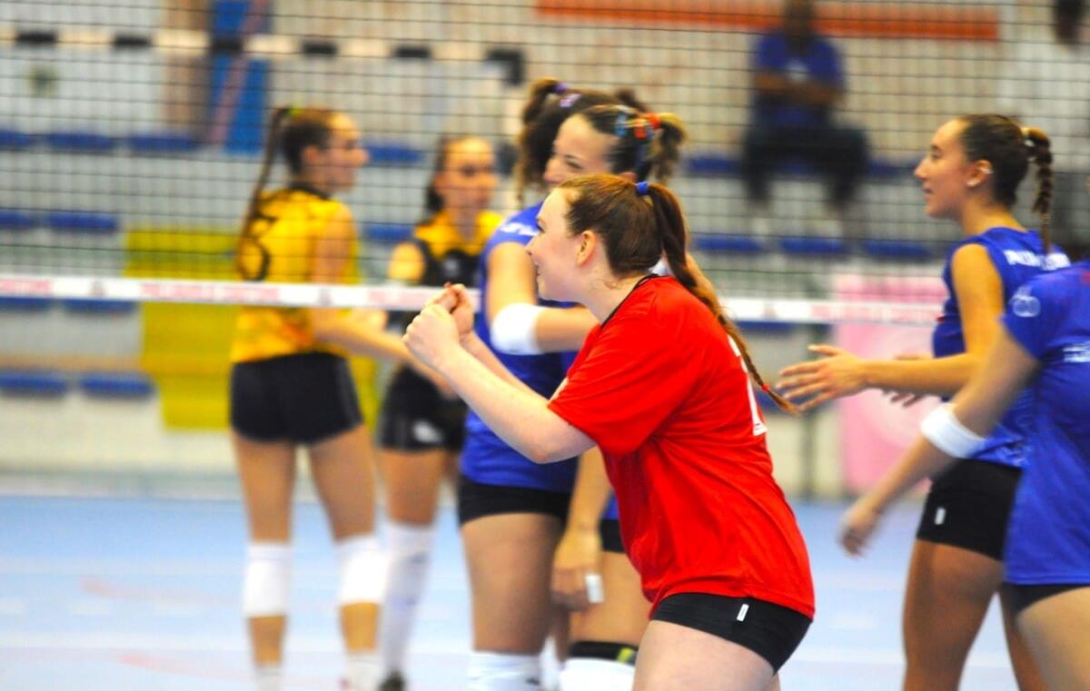 Pallavolo Crotone, arriva la prima vittoria delle rossoblù - 