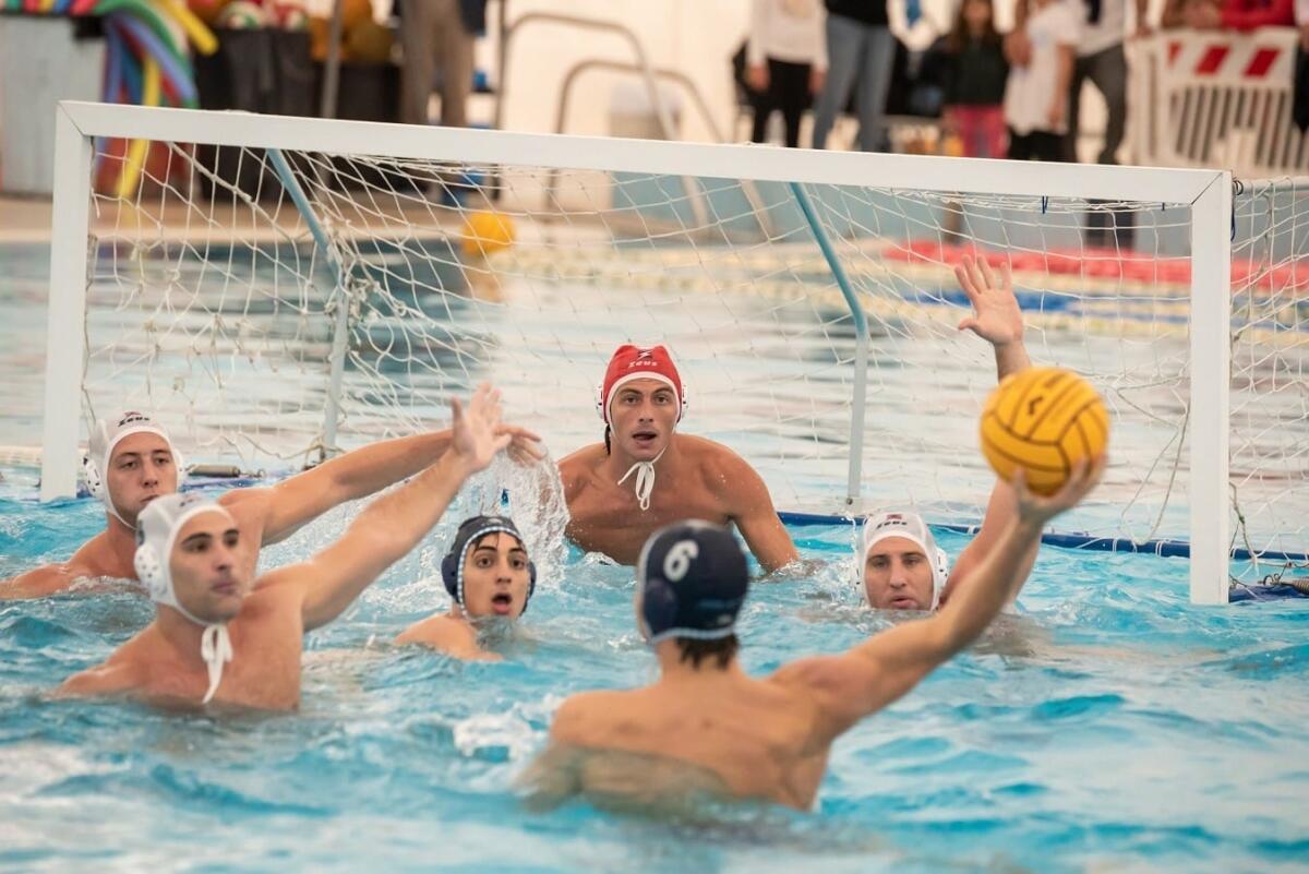 Pallanuoto - Non c'è due senza tre: vittoria dei crotonesi in casa dell'Acquachiara - 