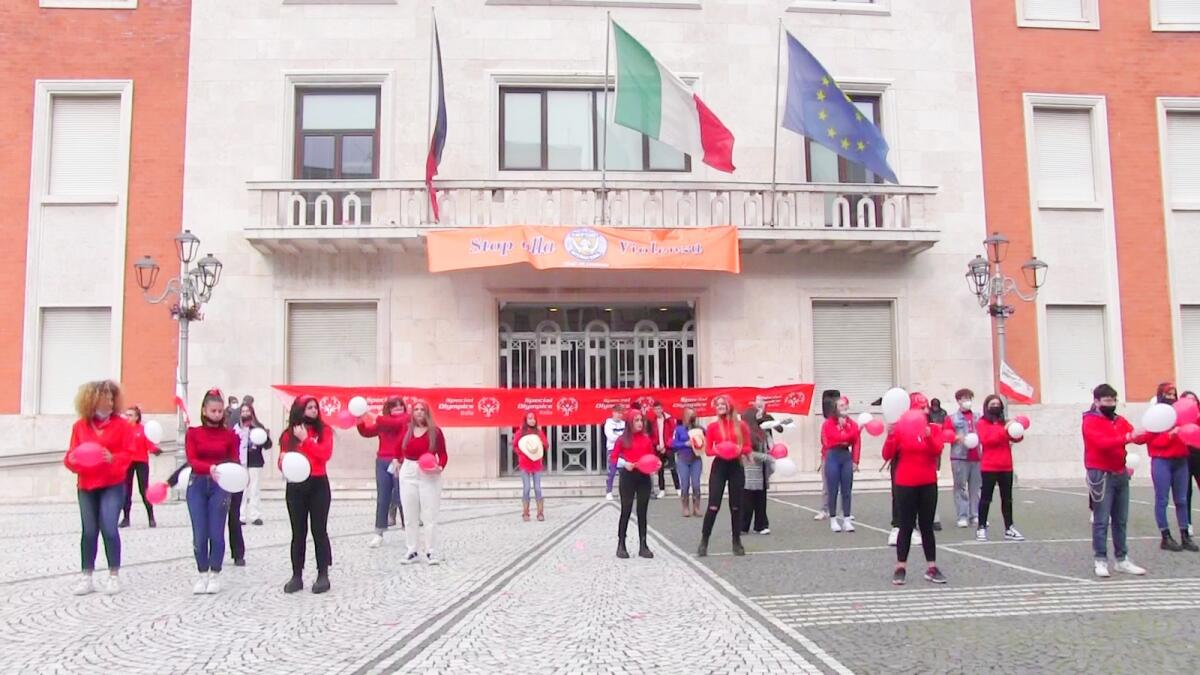 Crotone, ritorna il flash mob di Special Olympics 2023 - 