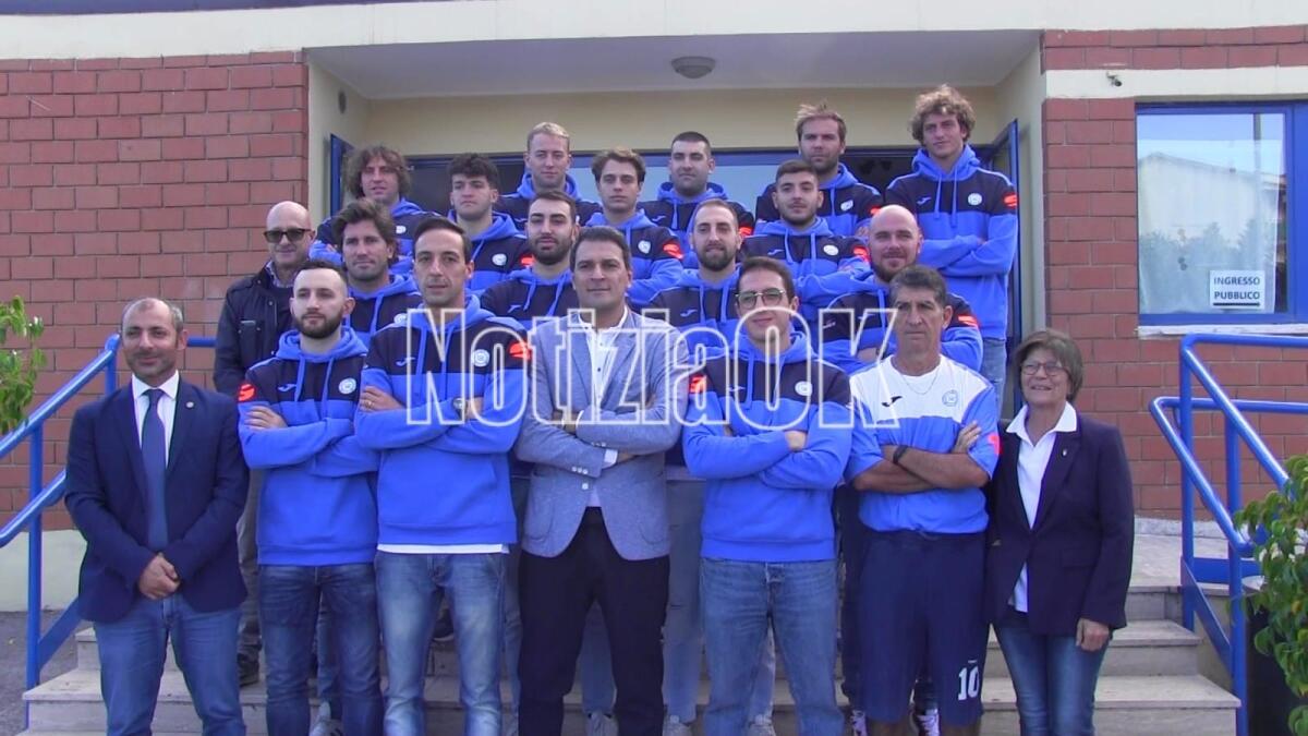 Rari Nantes Crotone: pronti per il grande esordio davanti il proprio pubblico - La presentazione della squadra di mister Arcuri davanti la Piscina Olimpionica di Crotone