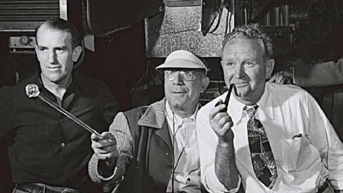 Una storia ritrovata: la Cineteca della Calabria ricorda Tony Gaudio, il primo italiano a vincere il premio Oscar - Al centro il fotografo cosentino Tony Gaudio - foto d'epoca