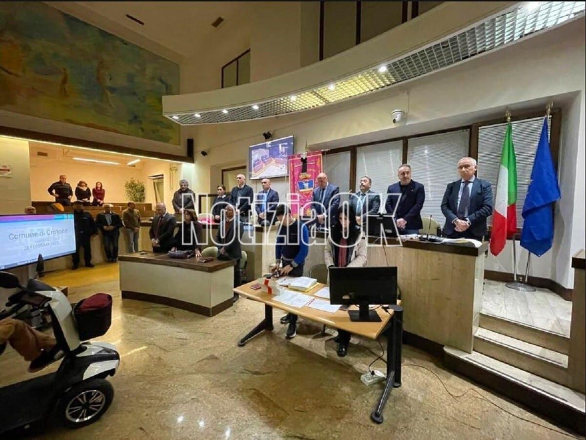Crotone - 28 punti all'ordine del giorno nel nuovo Consiglio Comunale - 