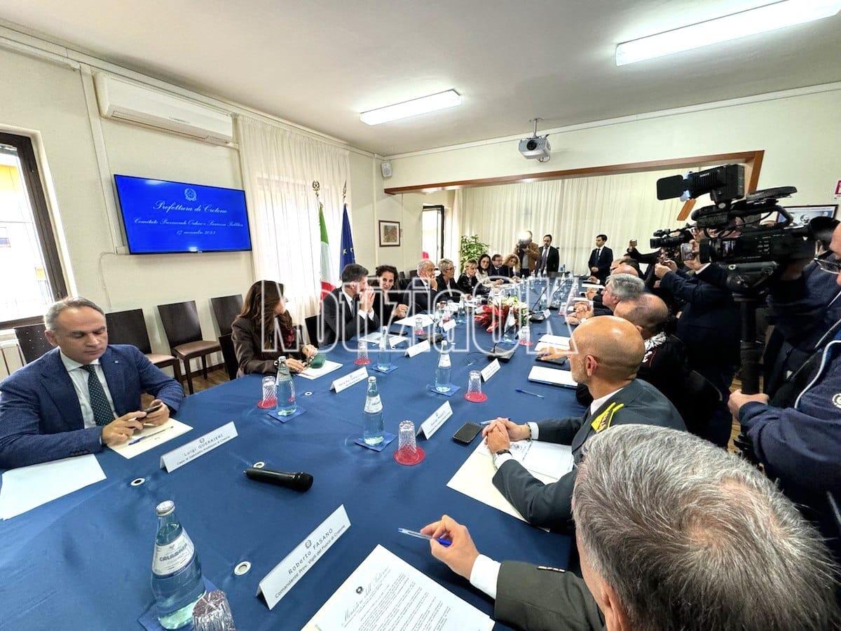 Crotone  - Spaccio in via Acquabona, il Ministro dell'Interno: "La soluzione è essere tenaci, non ci arrenderemo" - 
