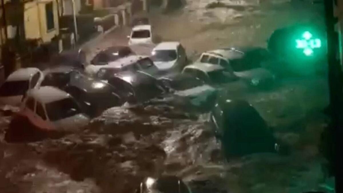 Esondazioni in Toscana, tre morti; a Prato allagato l’ospedale - 