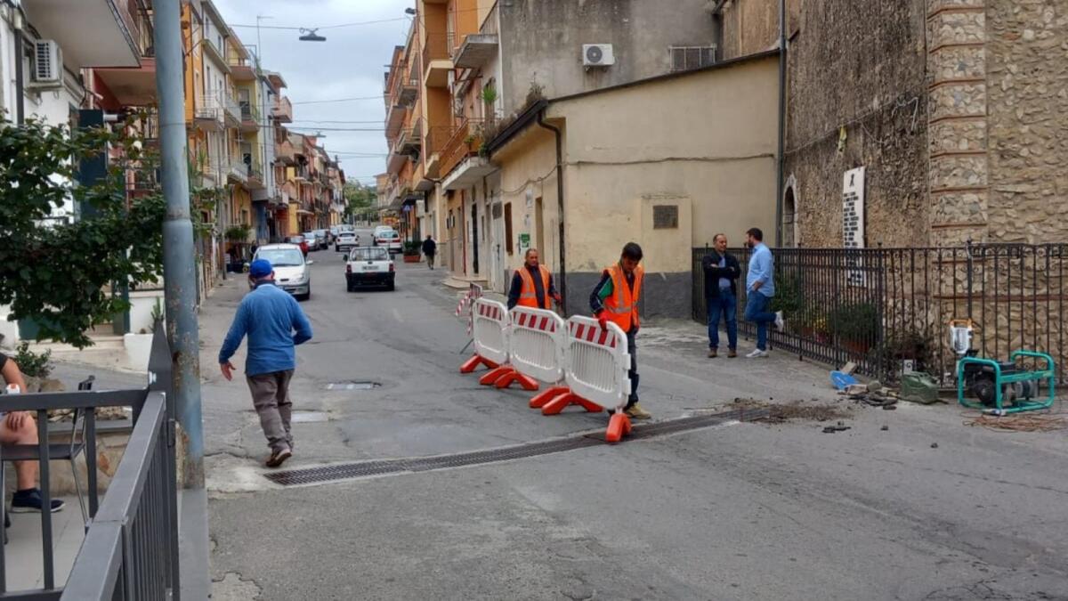 Crotone, iniziata la riqualificazione stradale a Papanice - 