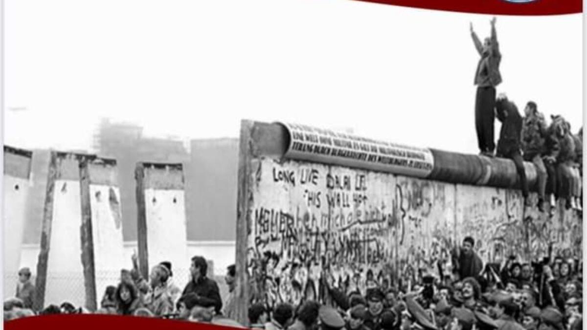 Crotone - Anniversario della caduta del Muro di Berlino, Fratelli d'Italia scende in piazza - 