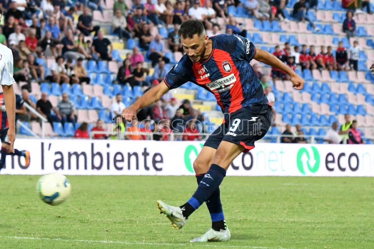#CasertanaCrotone 1-1 | Un pareggio che sta stretto al Crotone - 
