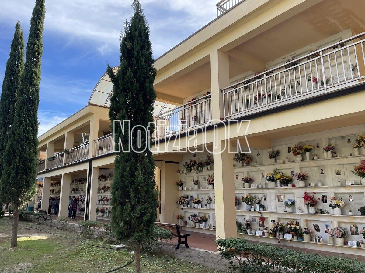 Fiori ai cimiteri per l’80% dei calabresi in omaggio ai cari defunti: ecco quello più scelto - 