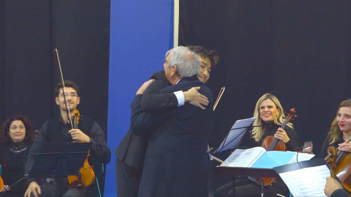 (VIDEO) Crotone - Applausi nell'Hera della Magna Grecia con il violinista Ruslan Talas - 