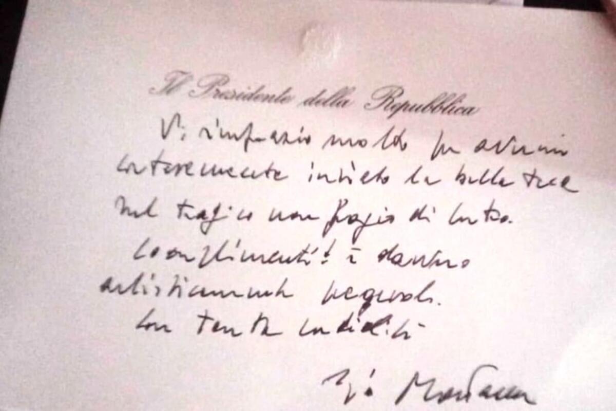 Il  Presidente della Repubblica ringrazia gli ospiti della Casa Circondariale di Crotone - 