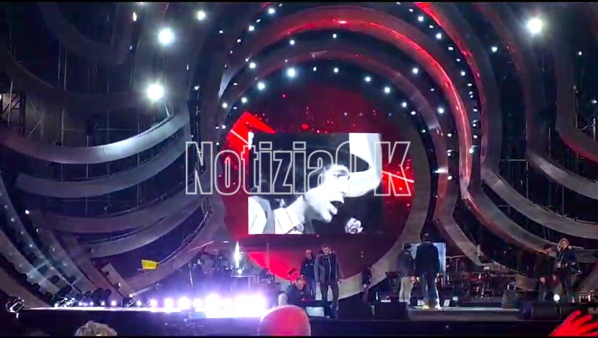 #CapodannoRai - Sul palco dell'Anno che verrà le immagini di Rino Gaetano (VIDEO) - 