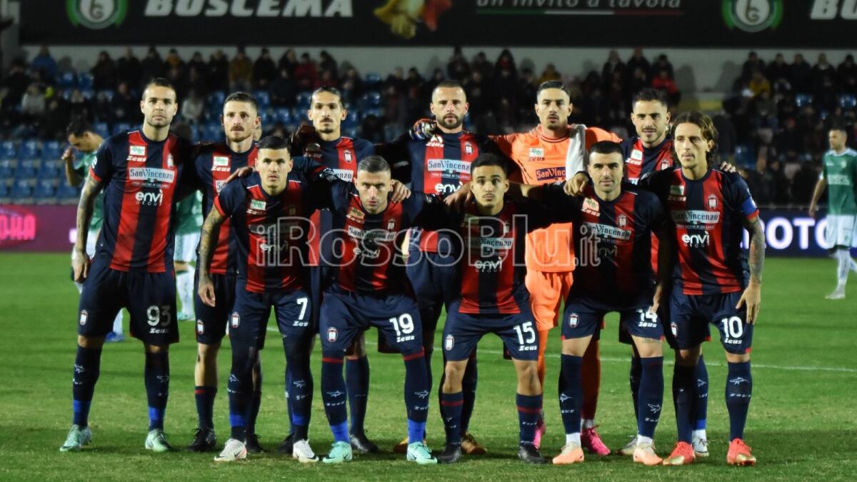 #CrotoneAvellino 0-1 | Dopo dieci risultati utili consecutivi il Crotone incappa nella sconfitta contro un forte Avellino - 