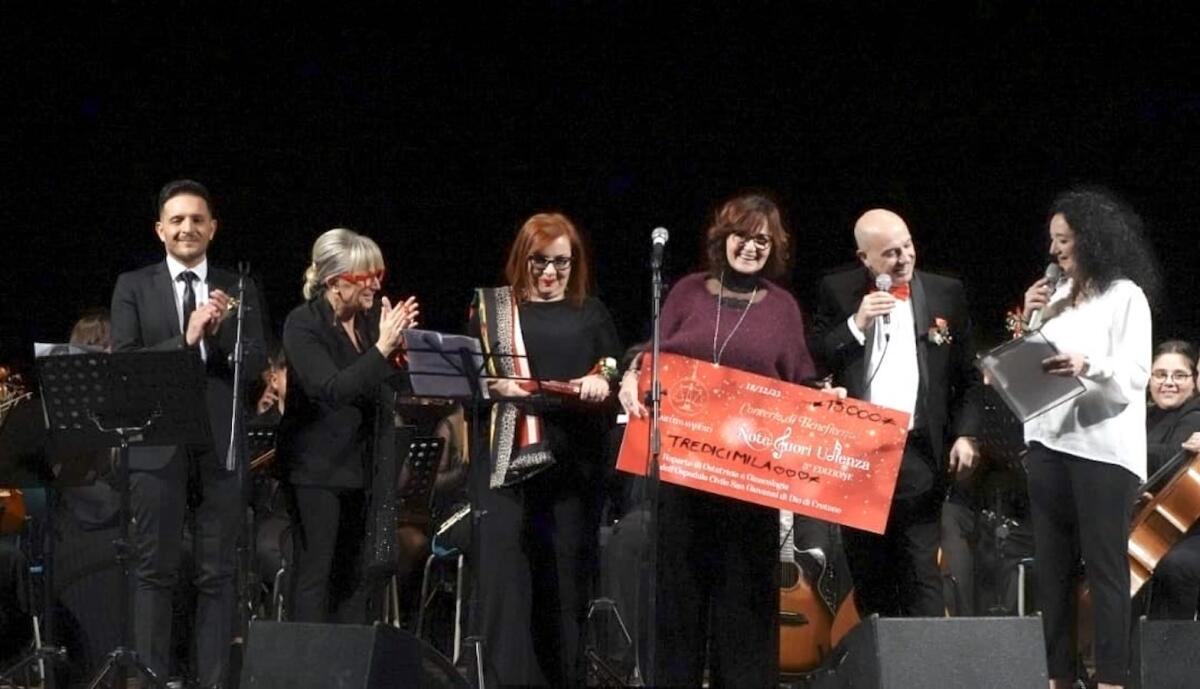 Crotone - Sold out per lo spettacolo degli avvocati, raccolti oltre 15 mila euro - 
