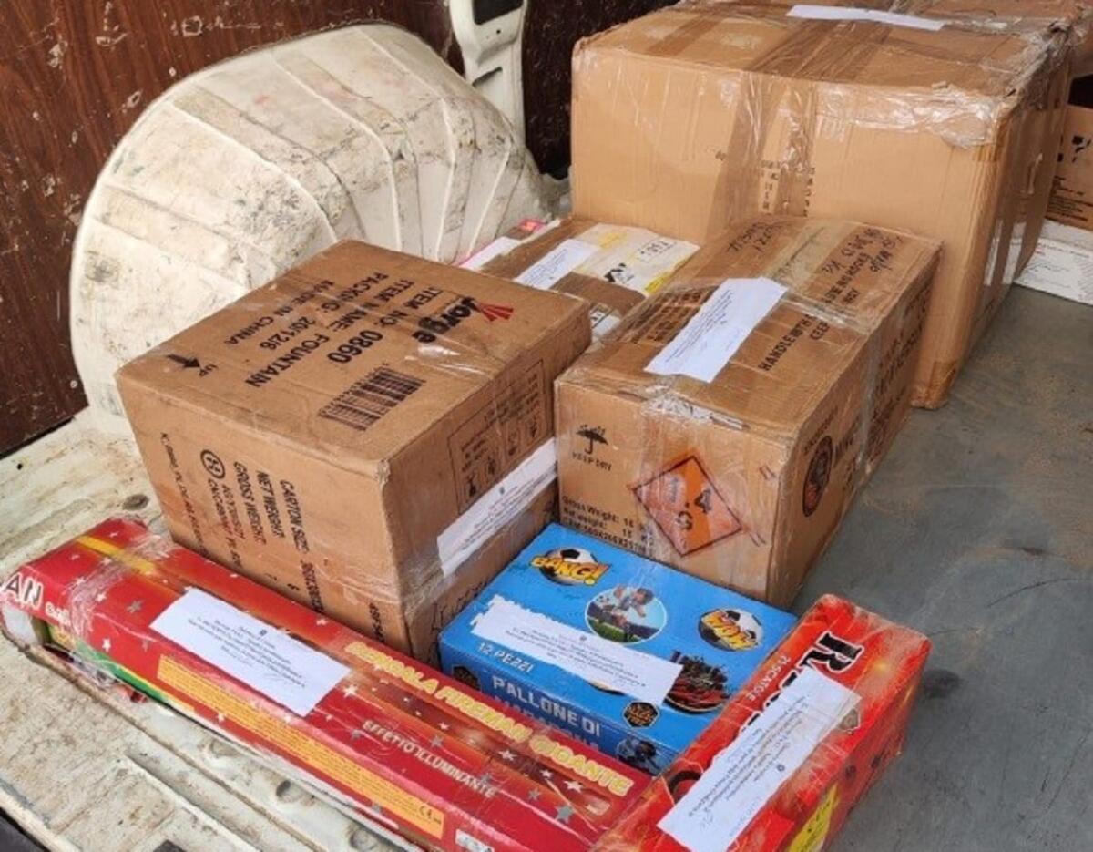 Crotone, sequestrati 83 chili di materiale pirotecnico - 